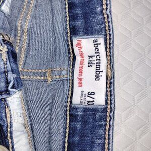 Abercrombie girls high rise mini mom jeans 9/10